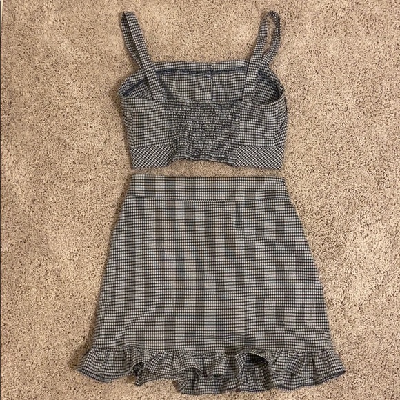 Sadie and Sage two piece crop top and skirt - Picture 2 of 2